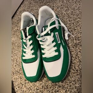 Women’s Reebok OG. Size 8. Never worn